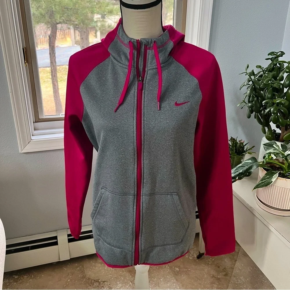 Women’s Nike Therma Fit fleece jacket Medium